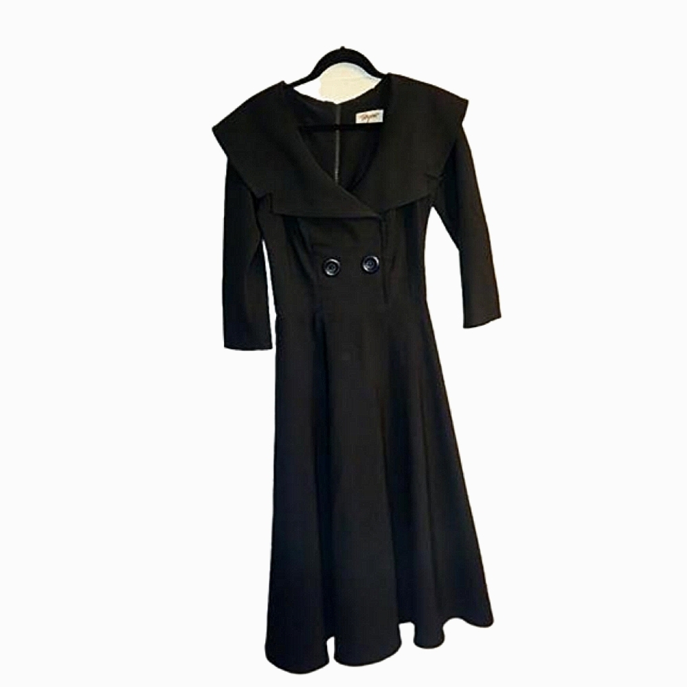 Flaunt Your Figure: Tatyana's Pin-Up Style Dress in XL